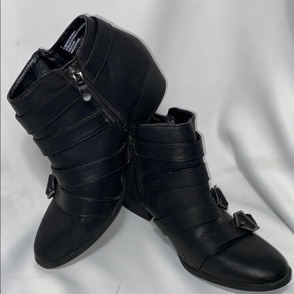 Sam& Libby Black 4 Buckle Booties Size 8 - Picture 8 of 8